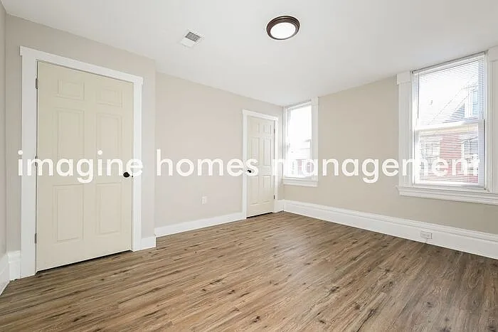 164 S 15th St #2 — Photo 8
