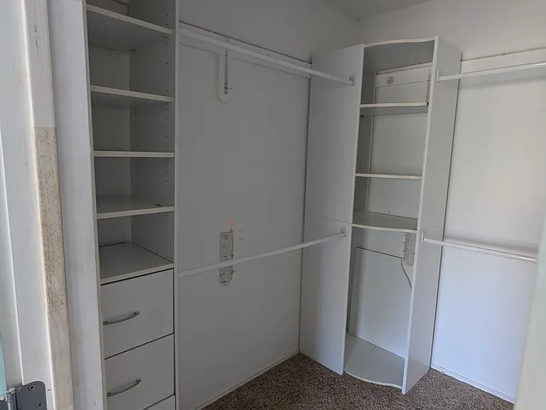 2221 Bershire Dr — Photo 15