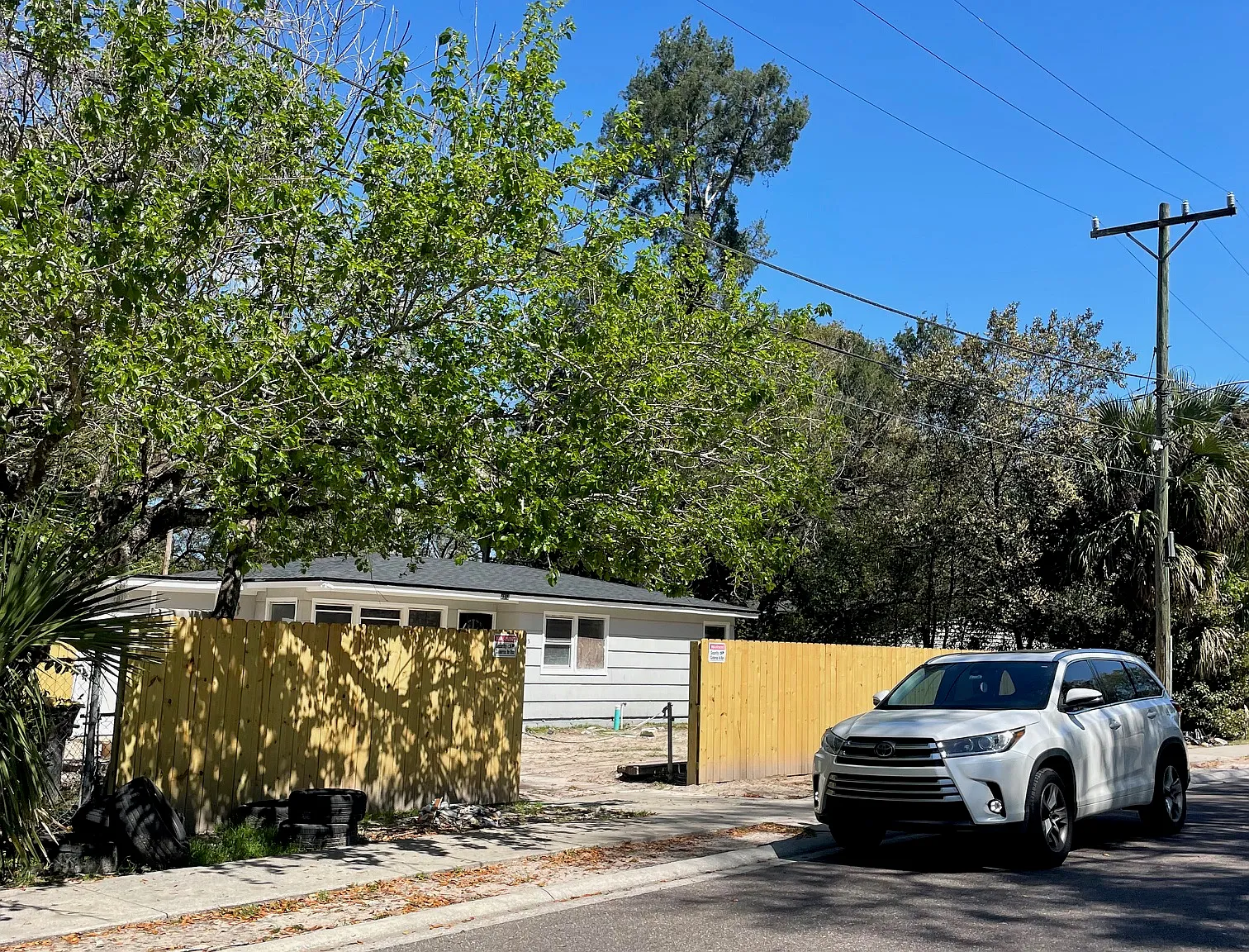 4 bed, 882 sqft, $1,900 — Photo 2