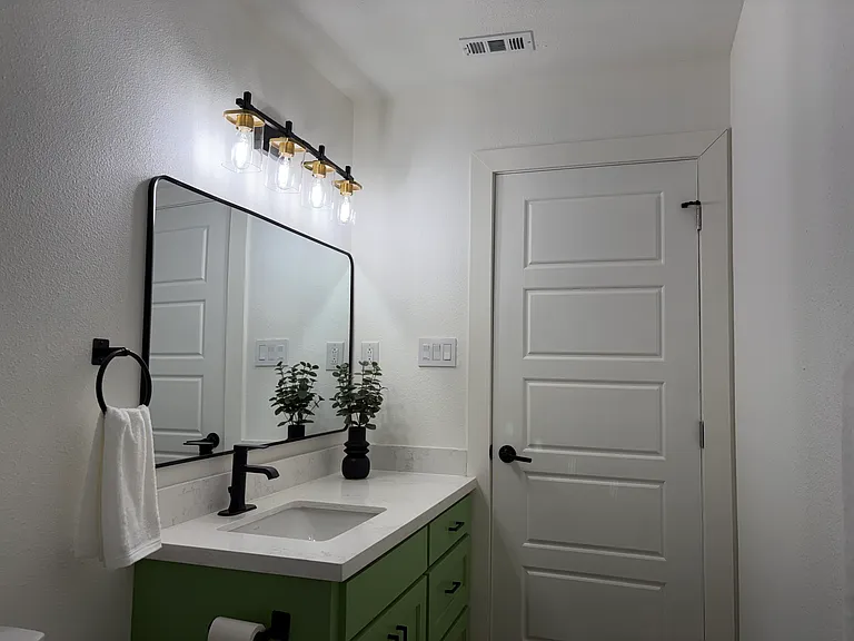 712 Harvey St — Photo 26