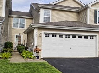 425 N Carlisle Ct, Round Lake, IL 60073