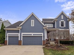 6135 Strawberry Cir, Commerce Township, MI 48382