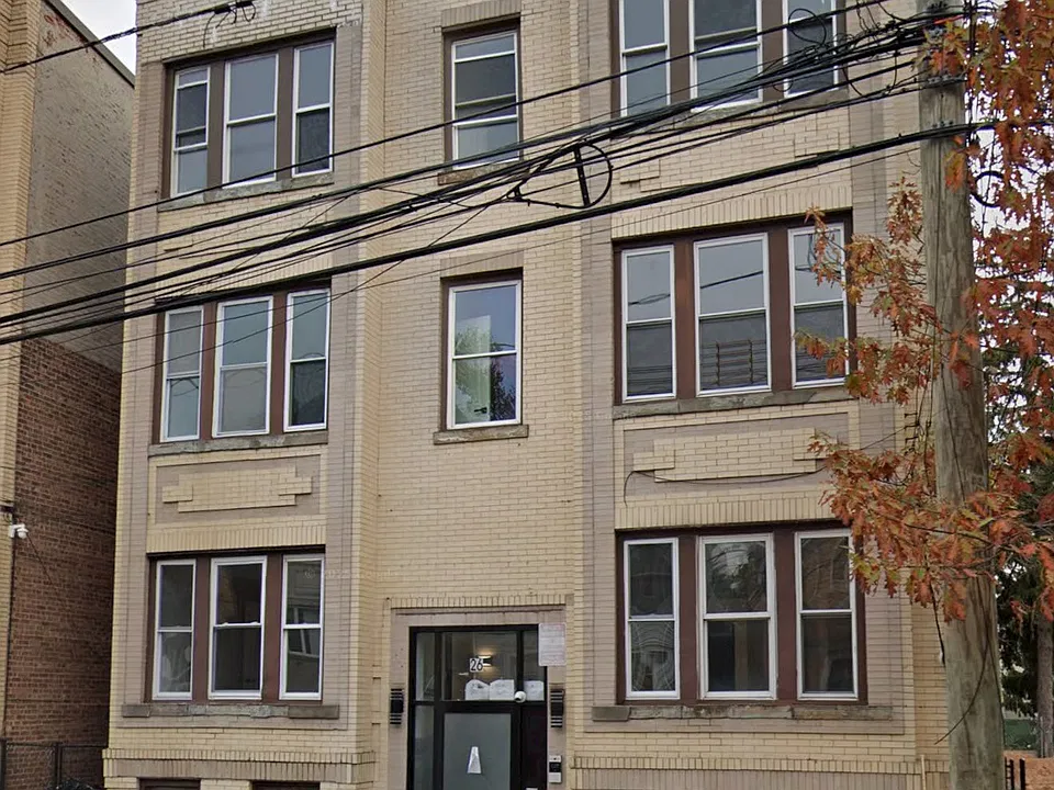 26 Bergen Ave #3R