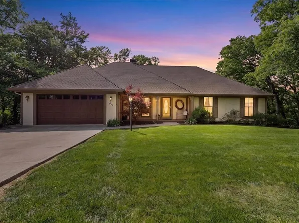 812 High Dr, Excelsior Springs, MO 64024