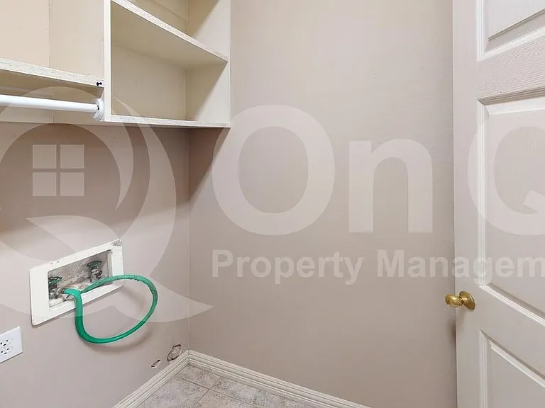 923 Granview Dr — Photo 24