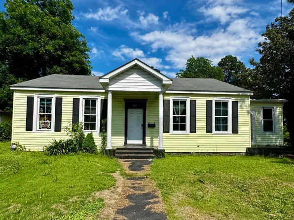 901 College Street, Kinston, NC 28501