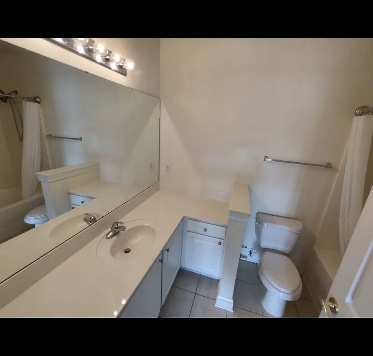 114 Fountain Pointe Ln — Photo 1