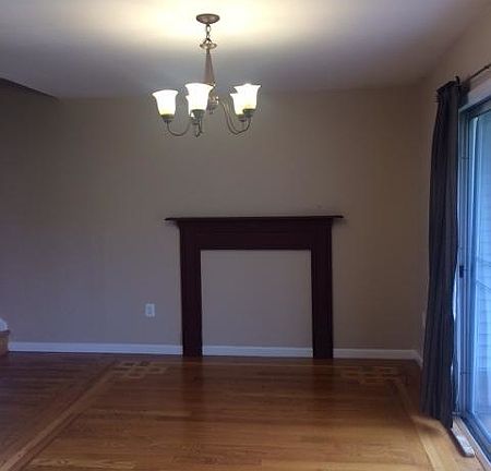 4th image of 201 Driscoll Ct