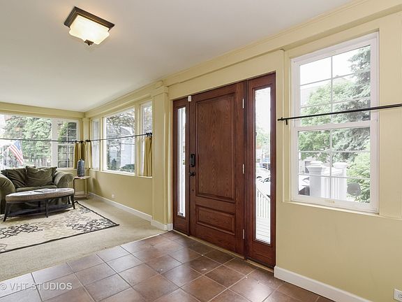 2nd image of 3857 N Kilbourn Ave