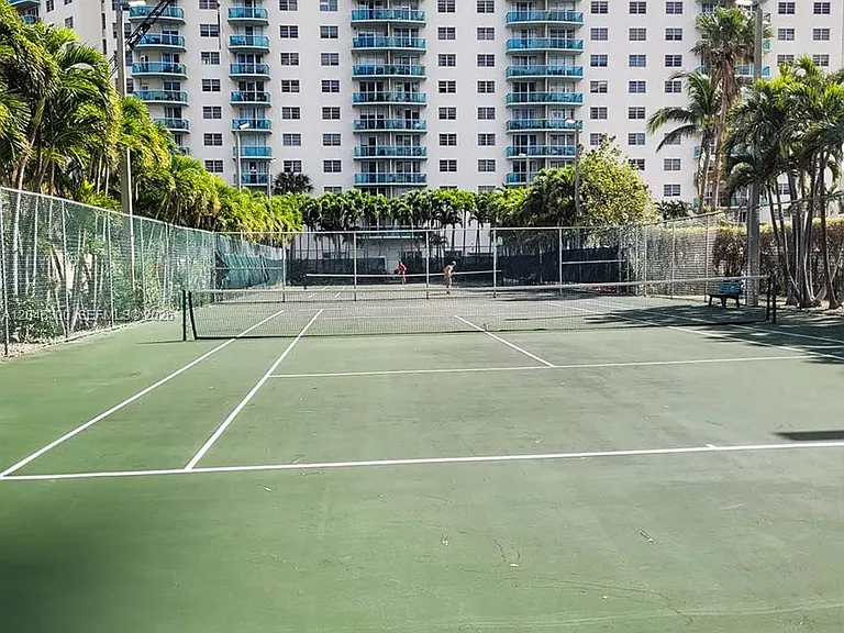 19380 Collins Ave #1105 — Photo 30
