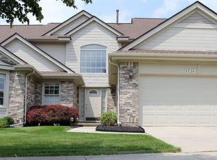 43134 Sandstone Dr, Novi, MI 48377