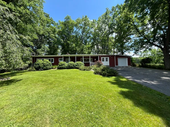 491 Bell Dr, Lewisburg, WV 24901