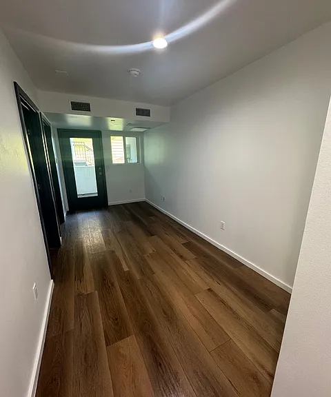 325 N Fickett St — Photo 4
