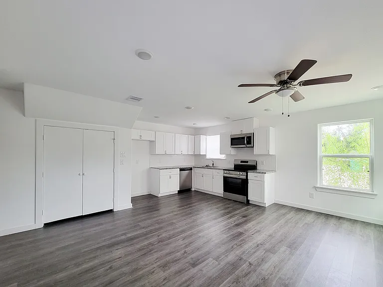 8122 Sterlingshire St #A — Photo 29