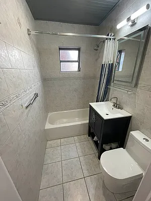 Rented by Hudson Exclusive Inc | media 32