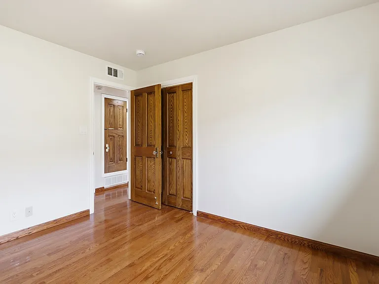 927 Lorne Way — Photo 21