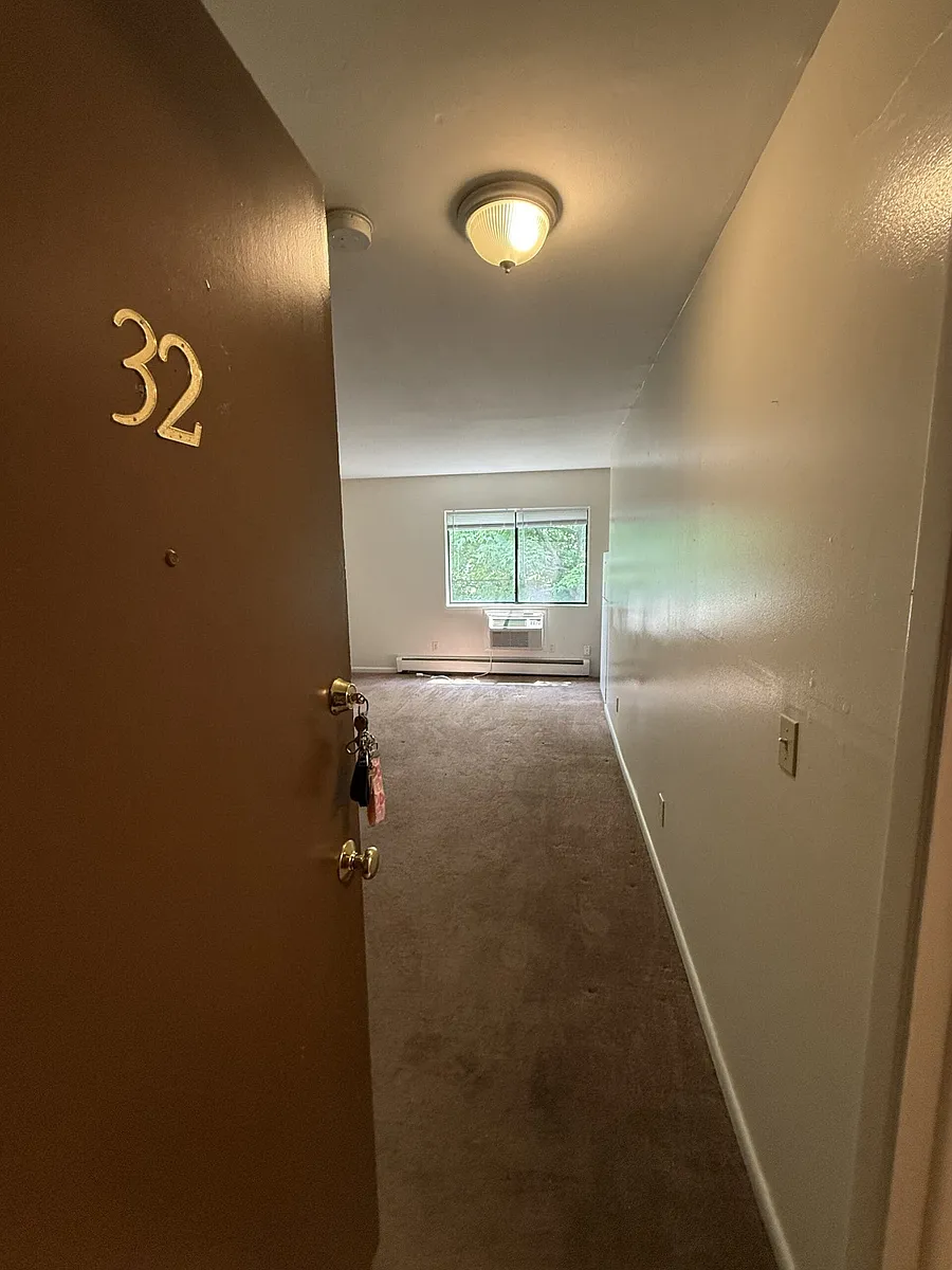 Building Photo - 1855 Burnet Ave #6
