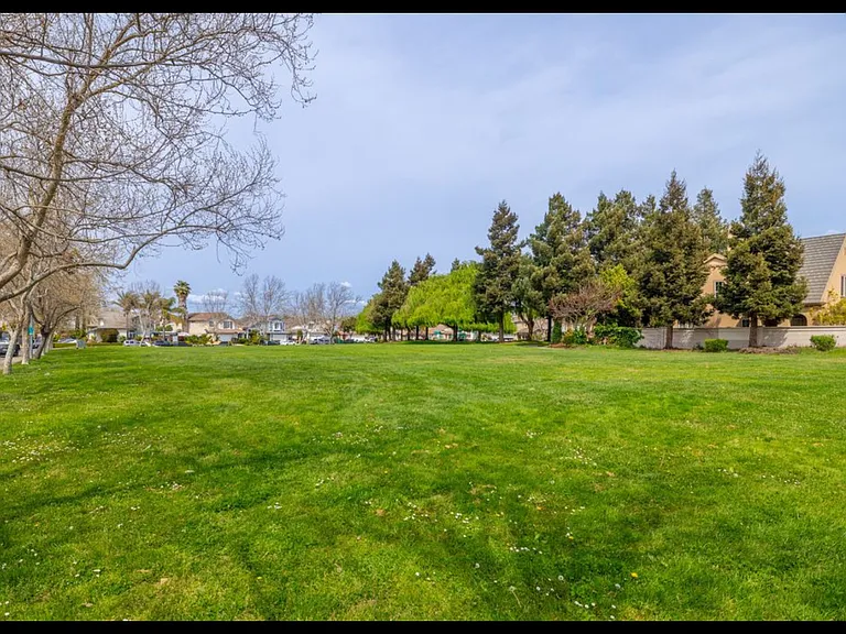 1642 Welford Cir — Photo 5
