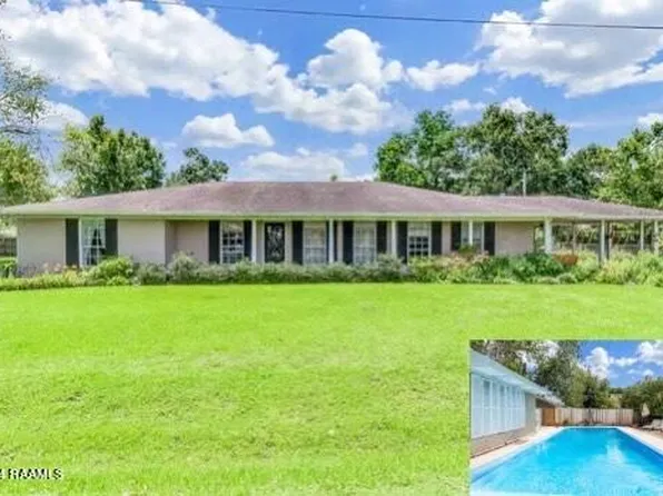 802 Saint Charles St, Breaux Bridge, LA 70517