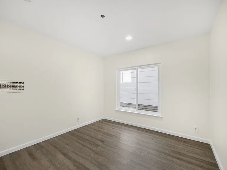 142 22nd Ave #1102R — Photo 10