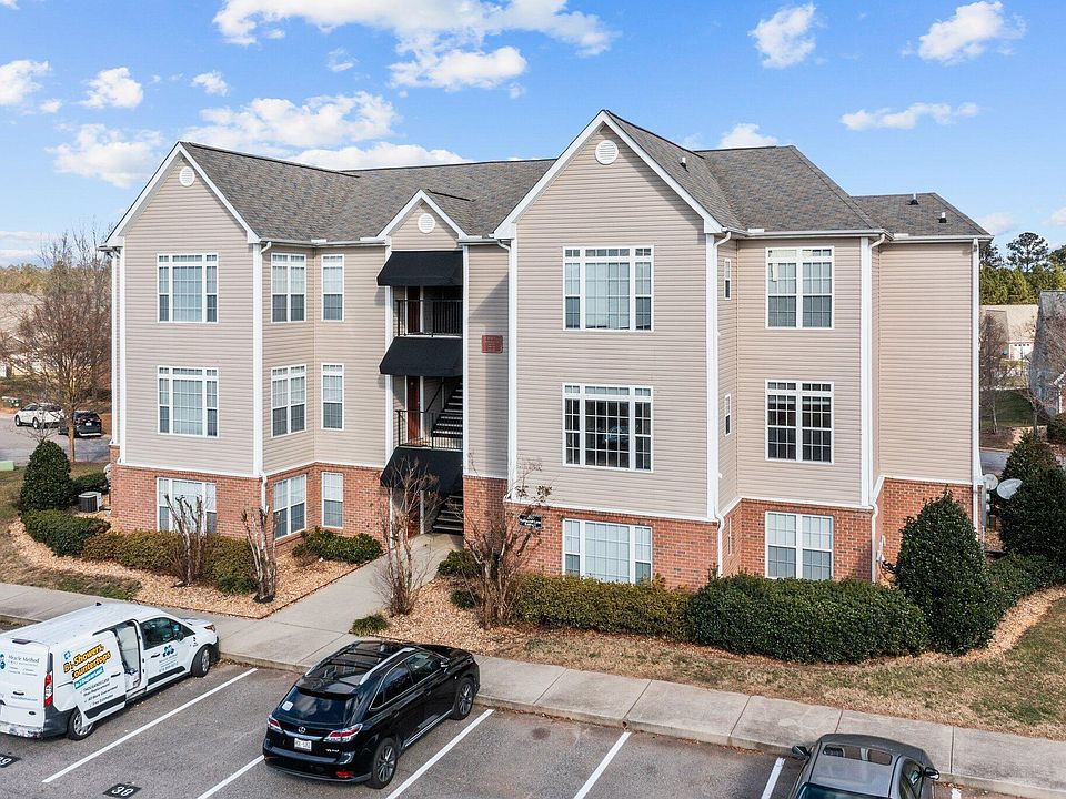 1st image of 2501 Huntscroft Ln