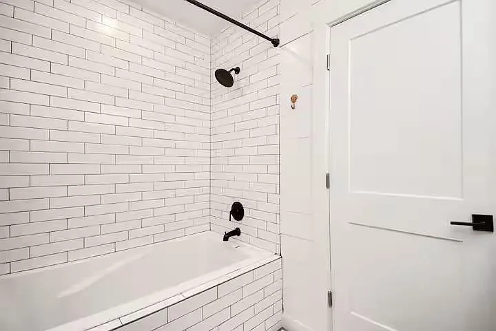5324 Avenue L — Photo 19