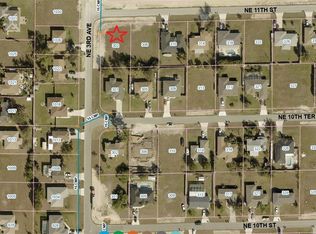 302 NE 11th St, Cape Coral, FL 33909