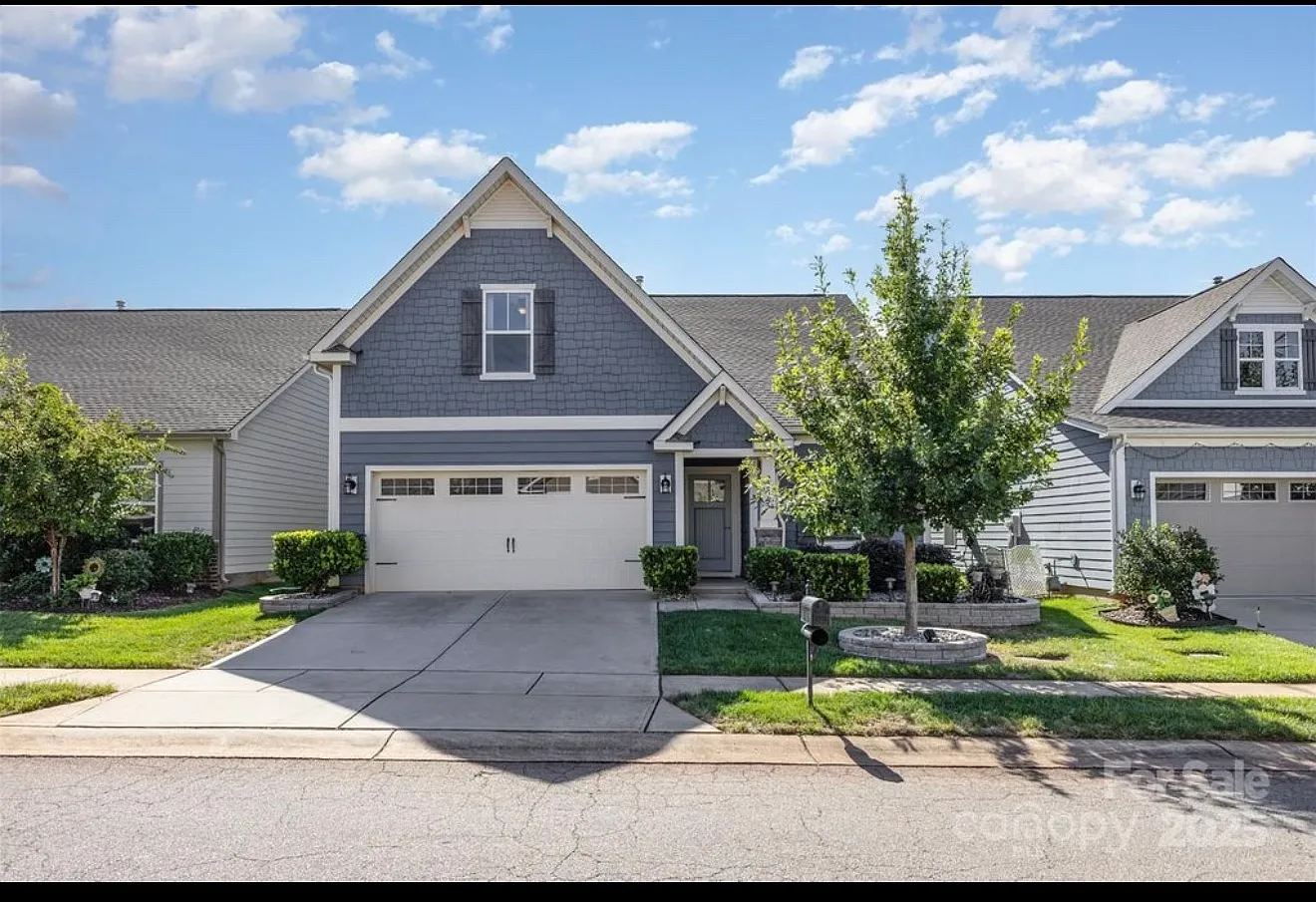 3 bed, 2.5 bath, 1634 sqft, $2,600 — Photo 1