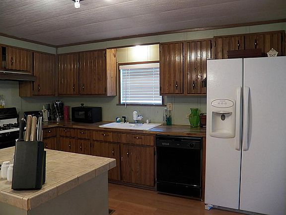 ALL appliances included in this huge island kitchen.