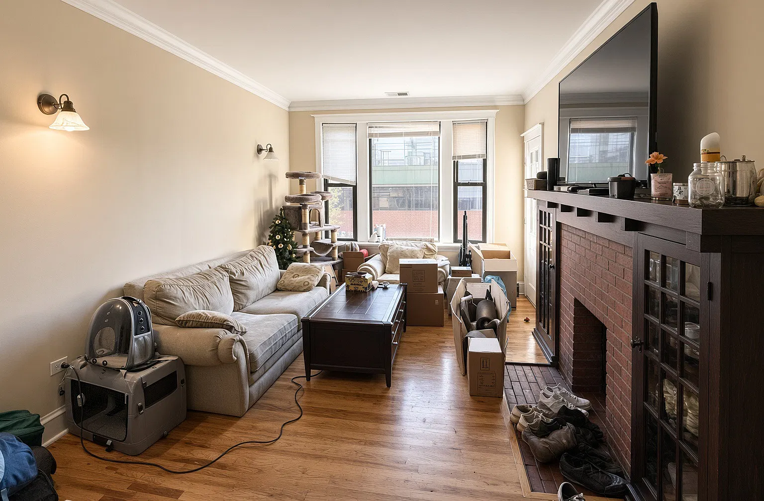 1008 W Waveland Ave — Photo 2
