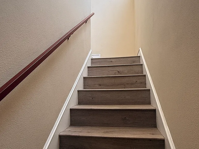 STAIRS TO 2ND FLOOR