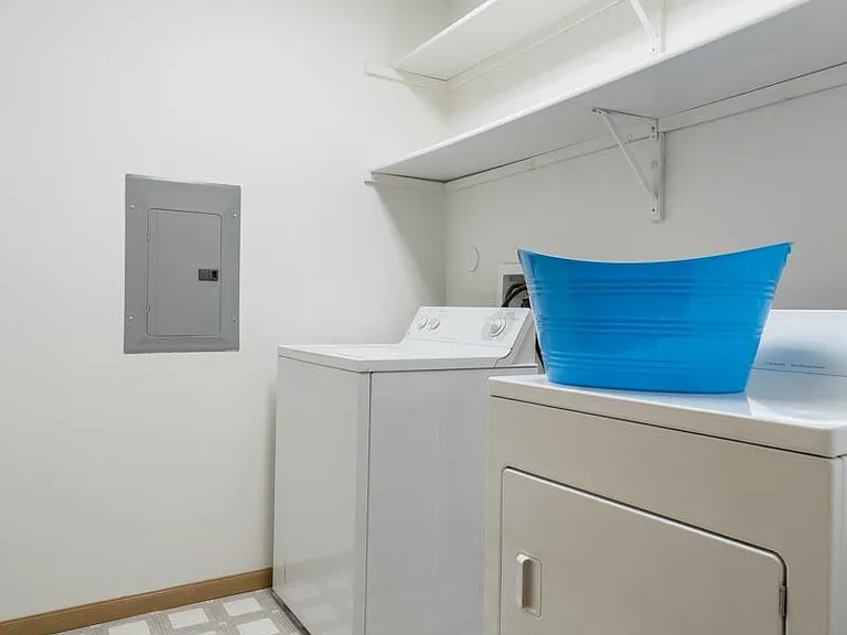Northbrook Apartments — Photo 292