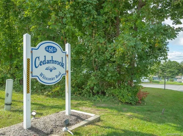 21 Cedarbrook Townhouse #21, Brookfield, CT 06804