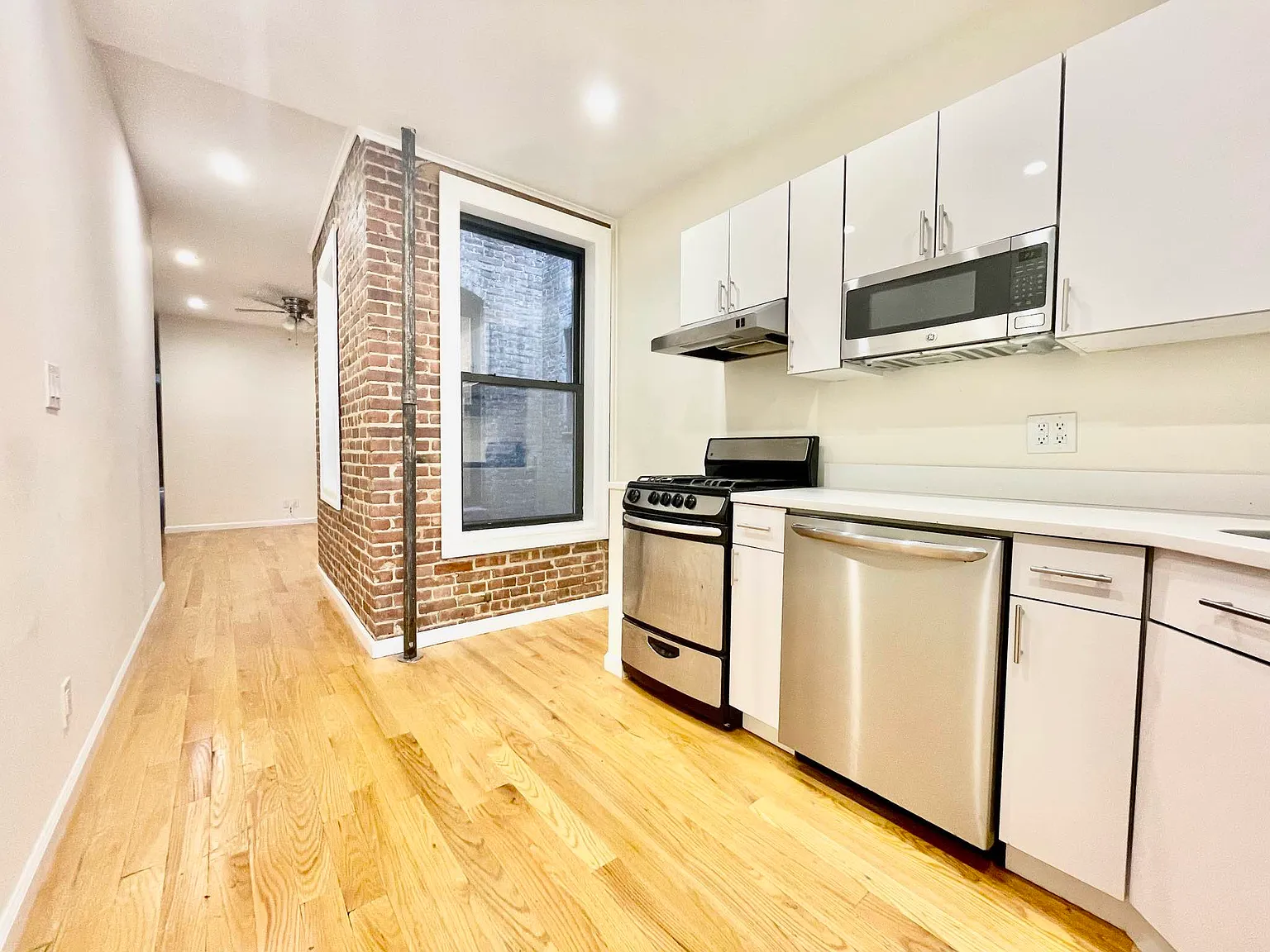 426 East 77th Street — Photo 2