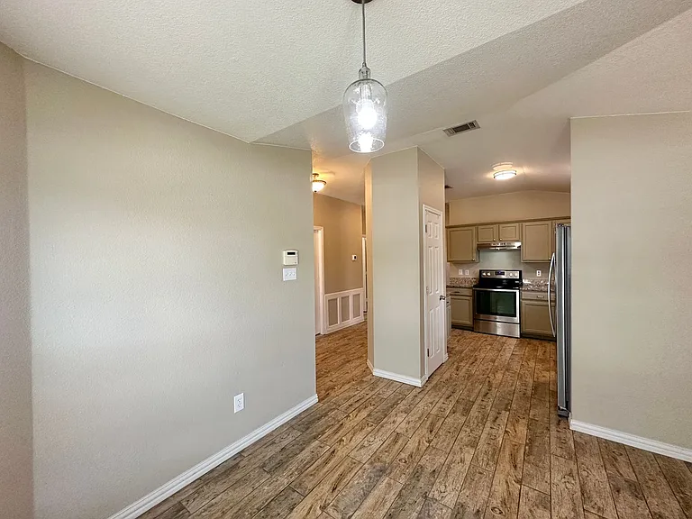 1308 Saddle Dr — Photo 14
