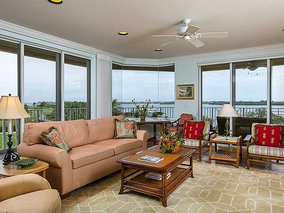 4th image of 4866 S Harbor Dr APT 301