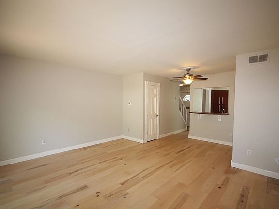 5th image of 705 Garland Cir APT A