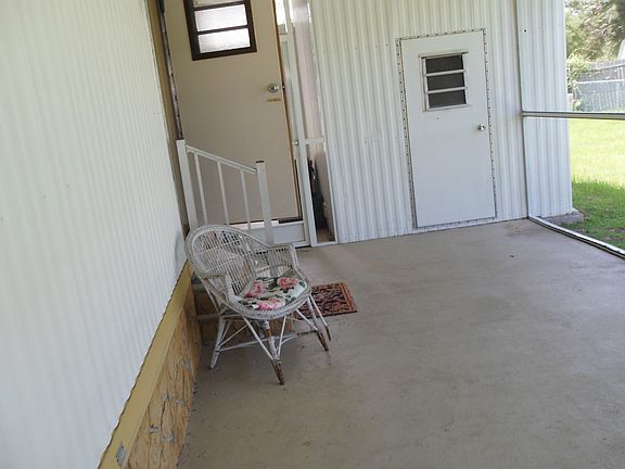 4th image of 560 NE 62nd Ter