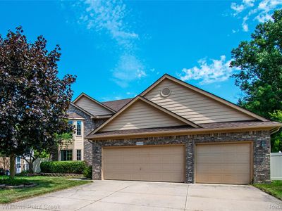 51610 Promenade Ln, New Baltimore, MI, 48047