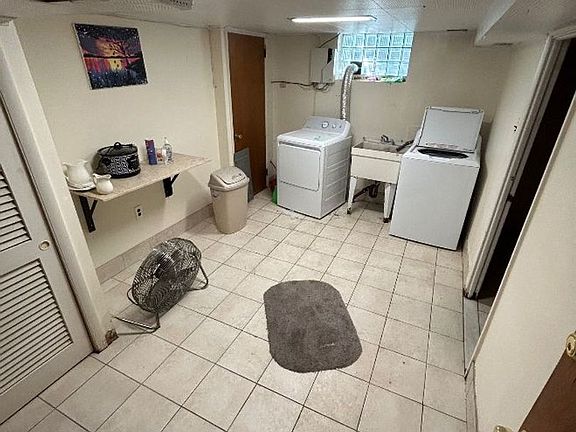 3rd image of 6014 Oakland St