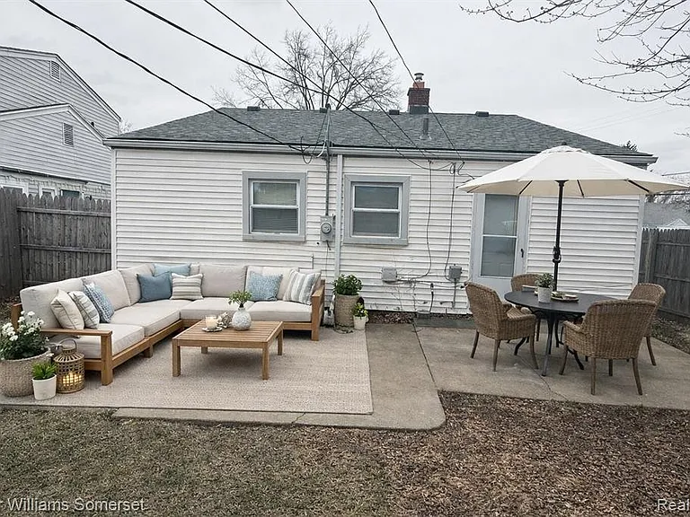 1644 E Goulson Ave — Photo 4