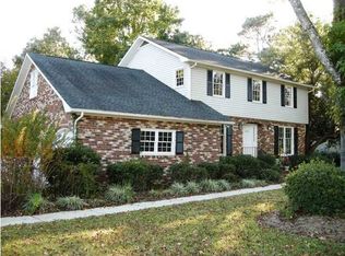1565 Fairway Dr, Charleston, SC 29412