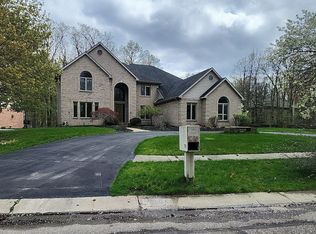 7001 Lakemont Cir, West Bloomfield, MI