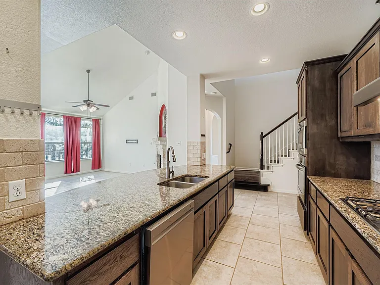 212 Great Circle Cv — Photo 8