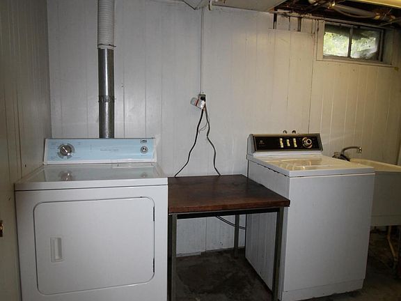 5th image of 3080 Higgins Ave SW