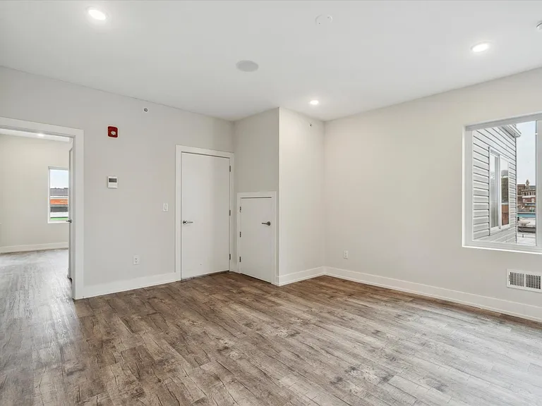 1829 E Sergeant St #8 — Photo 12