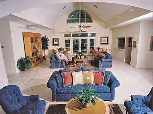 5621 Pinnacle Heights Cir, Tampa, FL