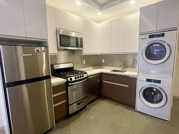 3rd image of 577 W 161st St APT 4A
