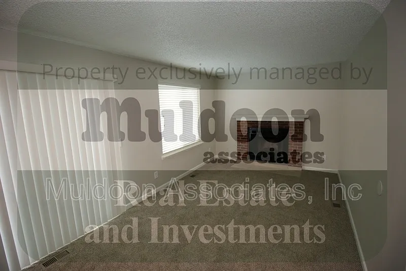 4 bed, 3.0 bath, 2045 sqft, $2,600 — Photo 4