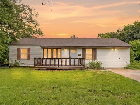 10013 Bellaire Ave, Kansas City, MO 64134